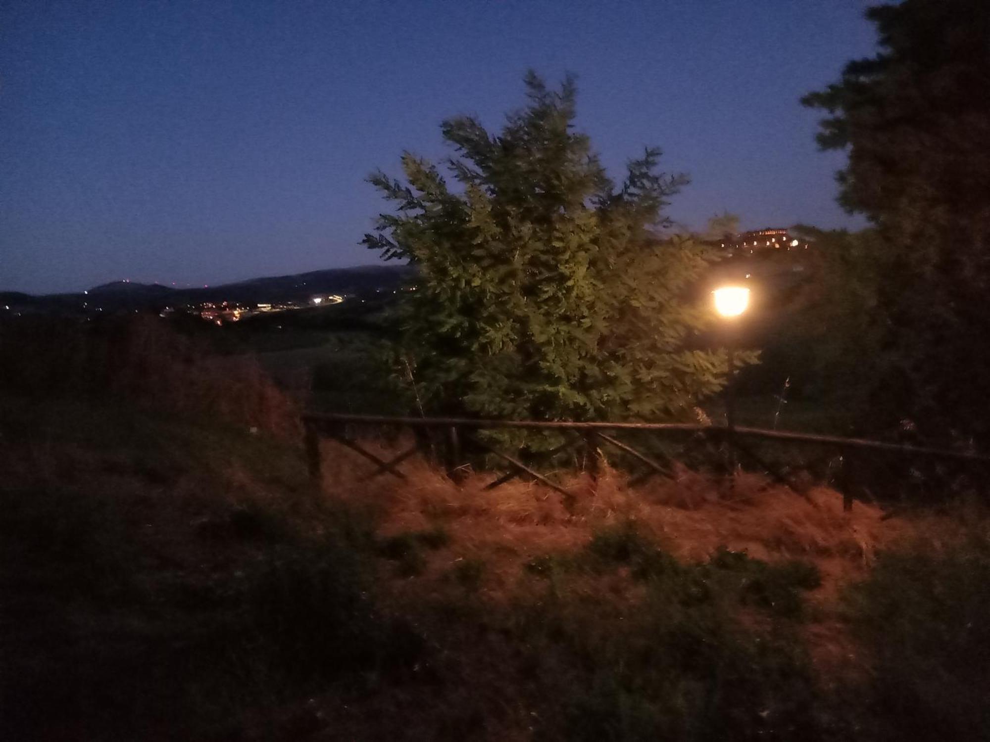 Villa Claudi Camerino Bagian luar foto
