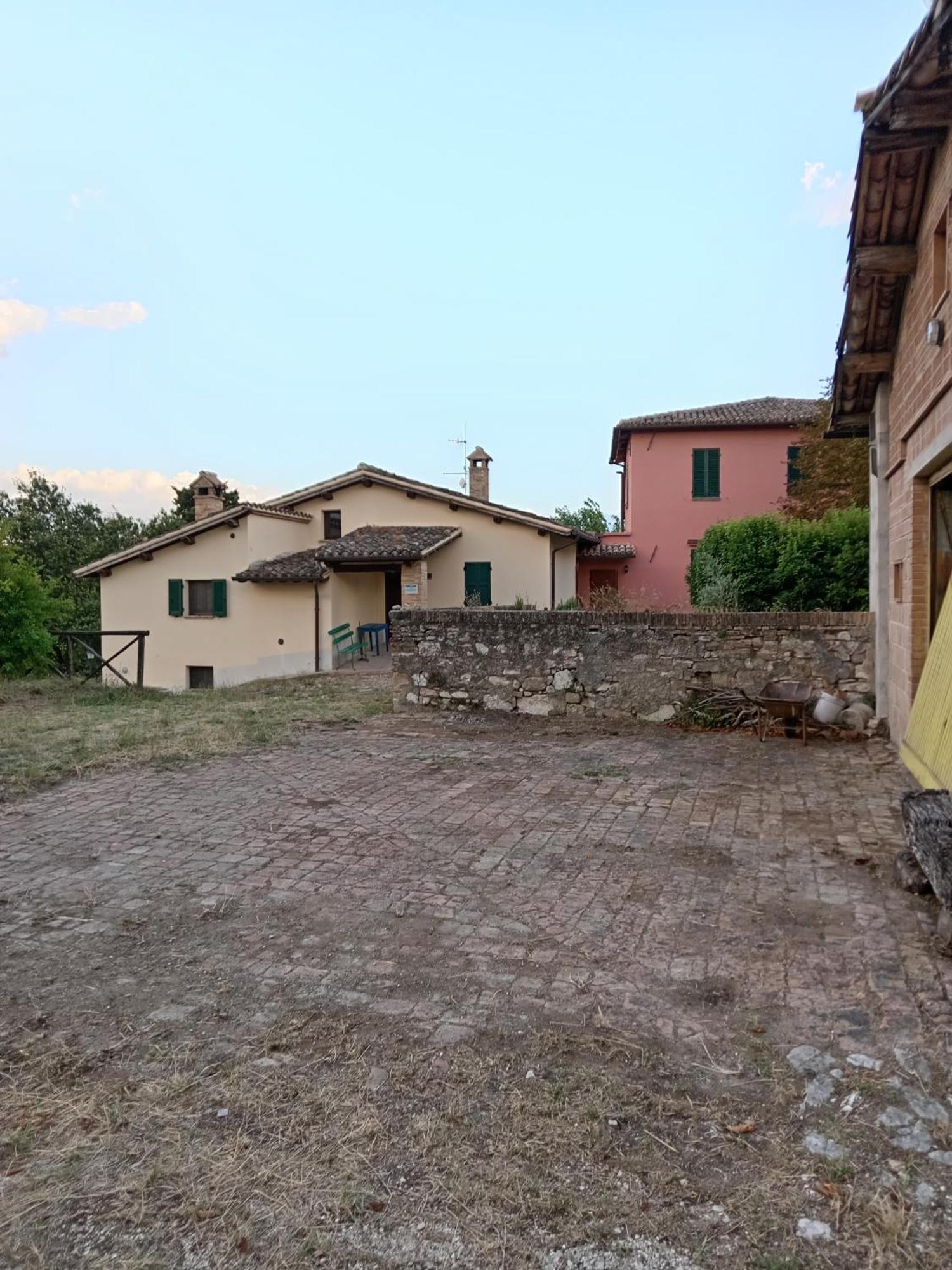 Villa Claudi Camerino Bagian luar foto